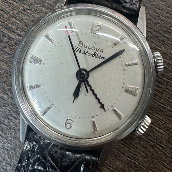 Vintage Bulova Wrist Alarm works perfectly Very clean shape WOW Runs smooth - Picture 1 of 12